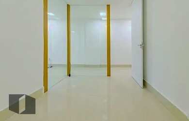 Imagem: O depósito possui 1 Vaga na garagem e 68m² de Área e está