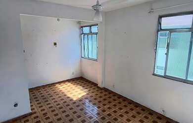 Imagem: O apartamento possui 2 Dormitórios e 1 Banheiro e está localizado