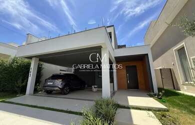 Imagem: A casa possui 5 Dormitórios, 5 Banheiros, 2 Vagas na garagem