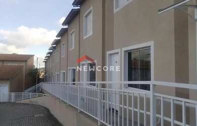 Imagem: A casa em condomínio possui 2 Dormitórios, 2 Banheiros, 1