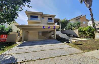 Imagem: A casa em condomínio possui 4 Dormitórios, 5 Banheiros, 5