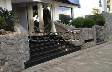 Imagem: O apartamento possui 4 Dormitórios, 3 Banheiros, 2 Vagas na