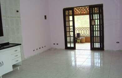 Imagem: A casa possui 1 Dormitório, 1 Banheiro, 70m² de Área e está