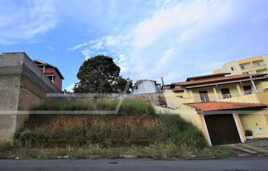 Imagem: O terreno possui 470m² de Área e está localizado em Jardim