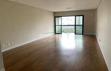 Imagem: O apartamento possui 4 Dormitórios, 5 Banheiros, 3 Vagas na