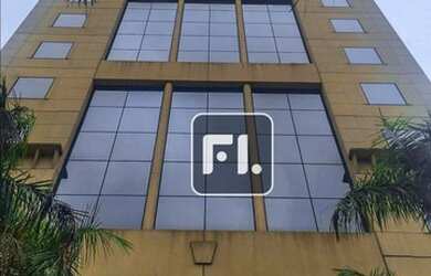 Imagem: O depósito possui 5 Vagas na garagem, 482m² de Área e está