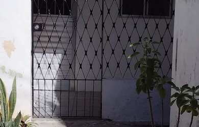 Imagem: A casa possui 1 Dormitório, 1 Banheiro e está localizado em