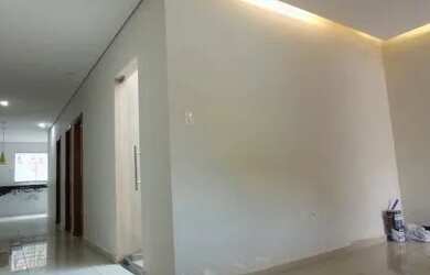 Imagem: A casa possui 2 Dormitórios, 1 Banheiro, 2 Vagas na garagem