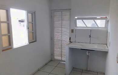 Imagem: Kitnet na Praia Campista Macaé ( Água e Luz incluidos por