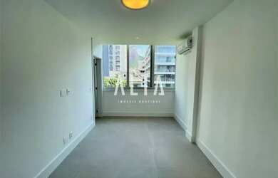 Imagem 6: ALTA Imóveis Boutique vende ou aluga Cobertura com reforma atual e cheiro...