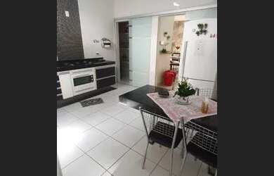 Imagem 6: Casa em Franca. 221m² de Área, 2 Vagas na garageme4 Dormitórios