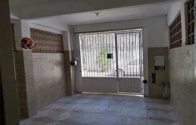 Imagem: A casa possui 2 Dormitórios, 2 Banheiros, 1 Vaga na garagem