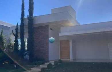 Imagem: A casa em condomínio possui 3 Dormitórios, 5 Banheiros, 4