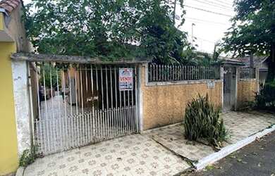 Imagem: A casa possui 3 Dormitórios, 2 Banheiros, 1 Vaga na garagem