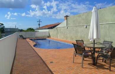 Imagem: A casa em condomínio possui 3 Dormitórios, 1 Banheiro, 2 Vagas