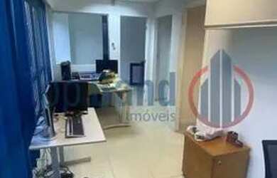 Imagem: O depósito possui 2 Vagas na garagem, 40m² de Área e está