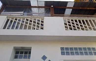 Imagem: A casa possui 2 Dormitórios, 1 Banheiro, 1 Vaga na garagem