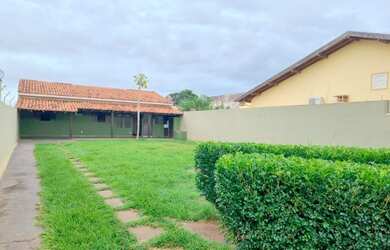 Imagem: A casa possui 2 Dormitórios, 1 Banheiro, 5 Vagas na garagem