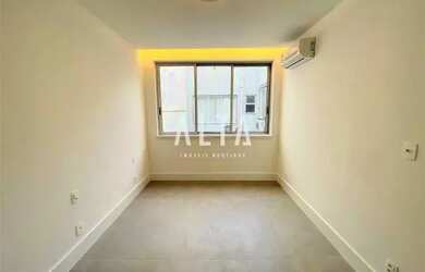 Imagem 9: ALTA Imóveis Boutique vende ou aluga Cobertura com reforma atual e cheiro...