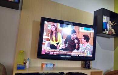 Imagem: O apartamento possui 2 Dormitórios, 1 Banheiro, 1 Vaga na garagem