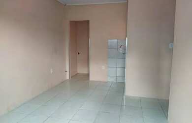 Imagem: A casa possui 2 Dormitórios, 1 Banheiro, 1 Vaga na garagem