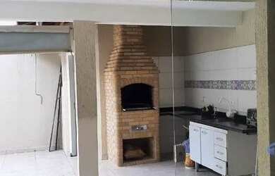 Imagem: A casa em condomínio possui 3 Dormitórios, 2 Banheiros, 2