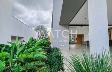 Imagem: A casa em condomínio possui 5 Dormitórios, 5 Banheiros, 3