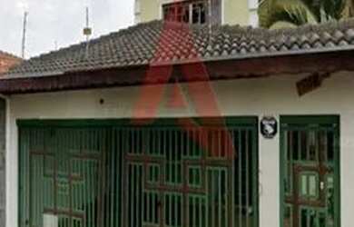 Imagem: A casa possui 3 Dormitórios, 4 Banheiros, 2 Vagas na garagem