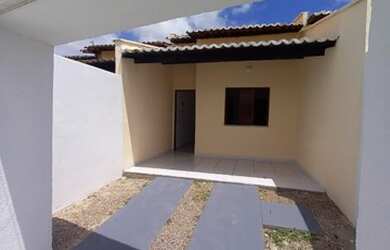 Imagem: A casa possui 2 Dormitórios, 2 Banheiros, 1 Vaga na garagem