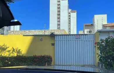 Imagem: A casa possui 3 Dormitórios, 3 Banheiros, 3 Vagas na garagem