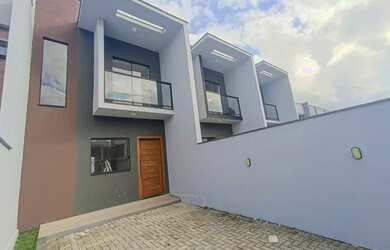 Imagem: A casa possui 2 Dormitórios, 2 Banheiros, 1 Vaga na garagem