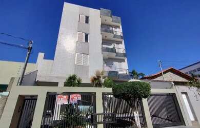 Imagem: O apartamento possui 3 Dormitórios, 1 Banheiro, 1 Vaga na garagem