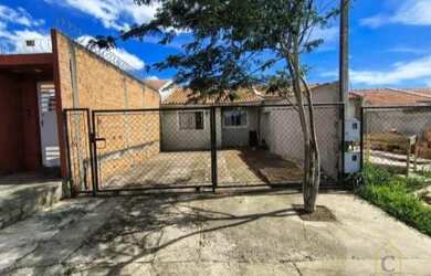 Imagem: A casa possui 2 Dormitórios, 2 Banheiros, 3 Vagas na garagem