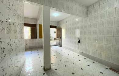 Imagem: A casa possui 5 Dormitórios, 5 Banheiros, 2 Vagas na garagem