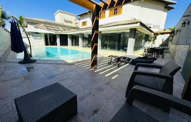 Imagem: A casa em condomínio possui 3 Dormitórios, 5 Banheiros, 3