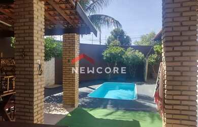 Imagem: A casa à venda possui 3 Dormitórios, 2 Banheiros, 2 Vagas