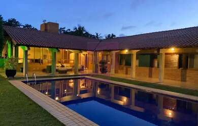 Imagem: A casa para alugar possui 4 Dormitórios, 5 Banheiros, 4 Vagas