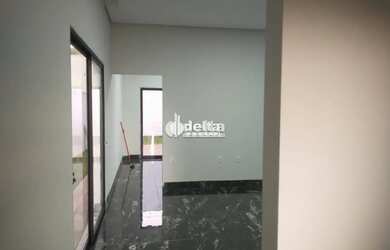 Imagem 3: Casa no condomínio Terras Alpha disponível para venda em Uberlândia...