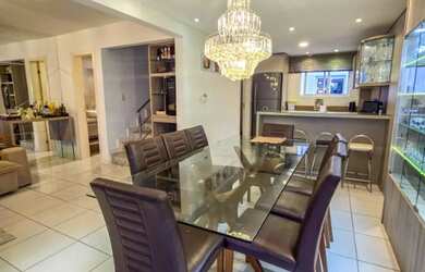 Imagem: A casa em condomínio possui 3 Dormitórios, 3 Banheiros, 2