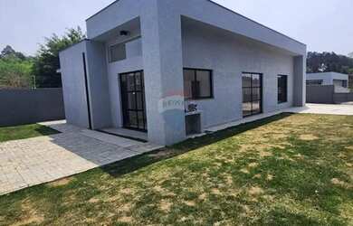 Imagem: A casa em condomínio possui 3 Dormitórios, 3 Banheiros, 120m²