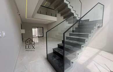 Imagem: A casa em condomínio possui 4 Dormitórios, 4 Banheiros, 4