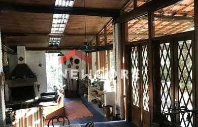 Imagem: A casa em condomínio possui 5 Dormitórios, 3 Banheiros, 5