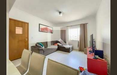 Imagem: A casa possui 2 Dormitórios, 2 Banheiros, 2 Vagas na garagem