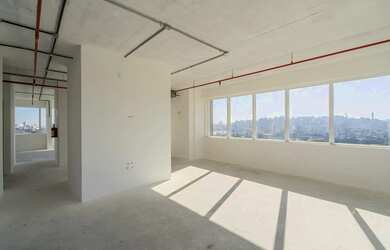 Imagem: O depósito possui 240m² de Área e está localizado em Santana