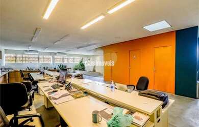 Imagem: O depósito possui 1.132m² de Área e está localizado em