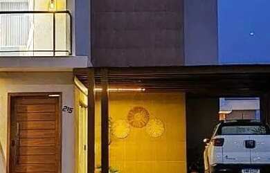 Imagem: A casa em condomínio possui 4 Dormitórios, 4 Banheiros, 4