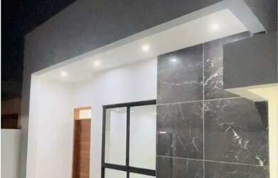 Imagem: A casa possui 3 Dormitórios, 4 Banheiros, 1 Vaga na garagem