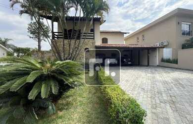 Imagem: A casa em condomínio possui 4 Dormitórios, 5 Banheiros, 5