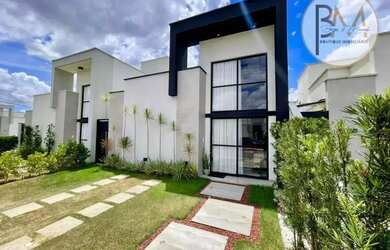 Imagem: A casa possui 2 Dormitórios, 3 Banheiros, 2 Vagas na garagem