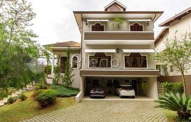 Imagem: A casa em condomínio possui 4 Dormitórios, 2 Banheiros, 4